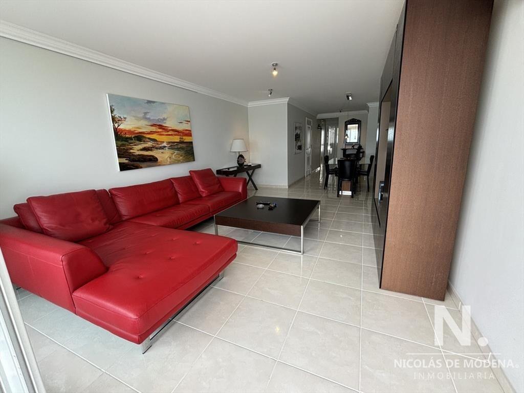 MILLENIUM TOWER PUNTA DEL ESTE, VENTA MANSA FRENTE AL MAR