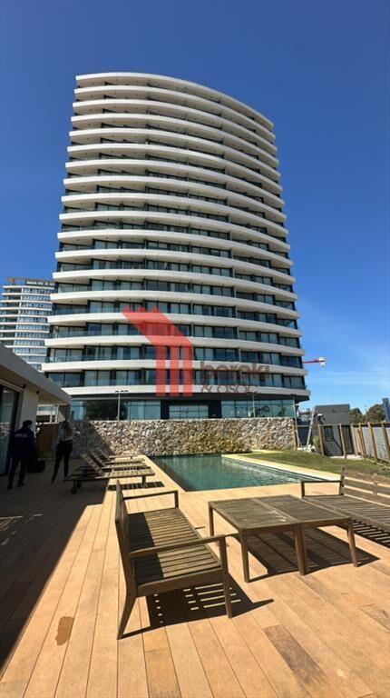 Alquiler apartamento 3 dormitorios, 2 baños, balcón, gara