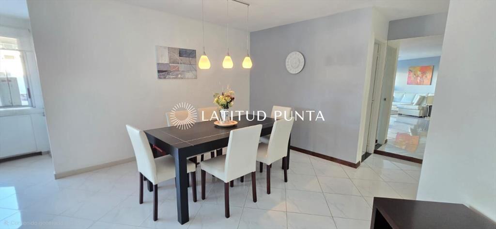 Apartamento en Pinares, 3 dormitorios