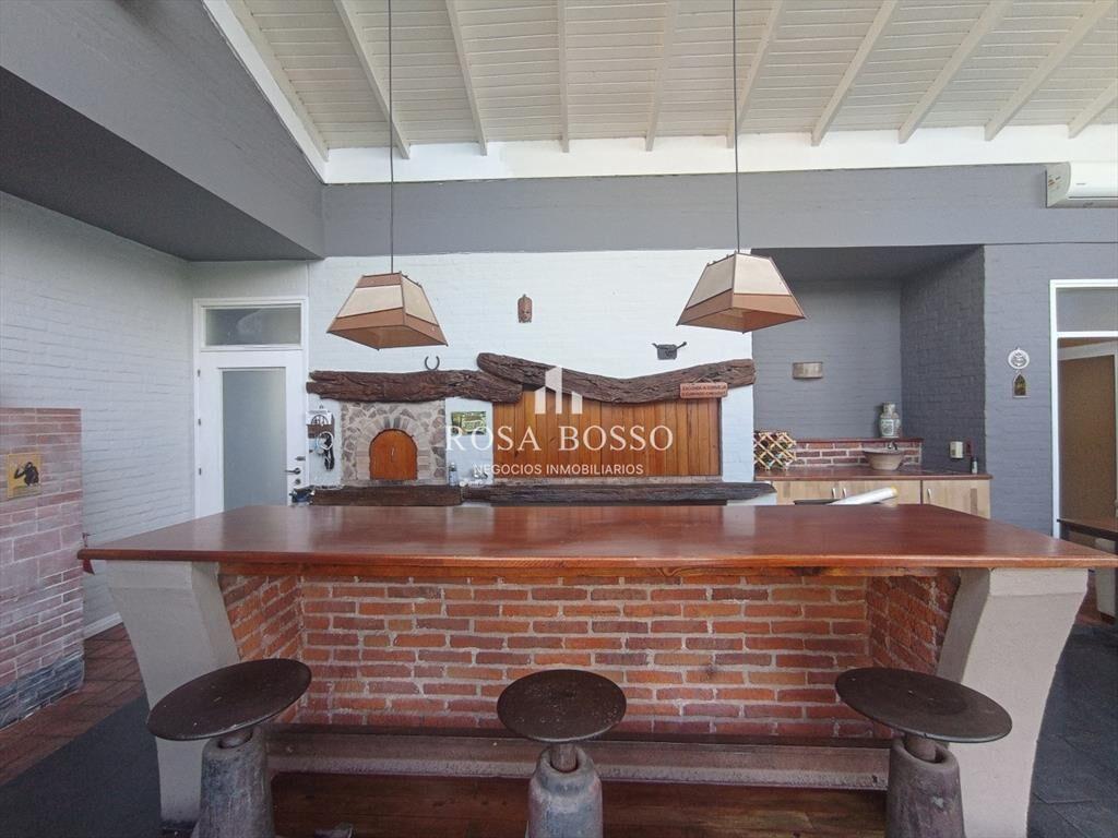 Hermosa casa para la venta con una vista