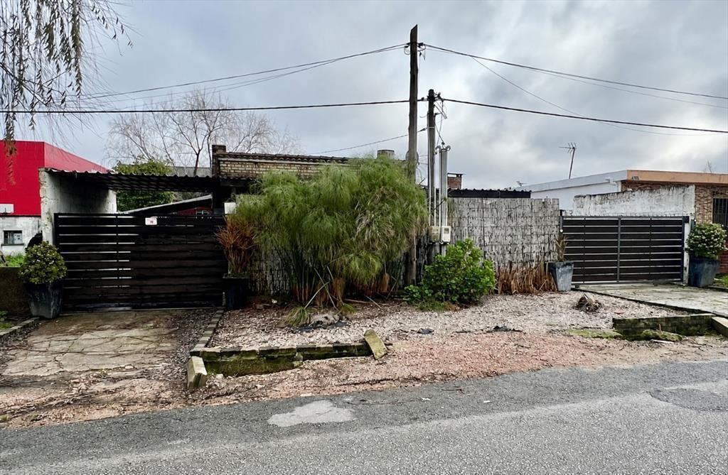 Venta 3 casas en Barros Blancos (ideal para renta)