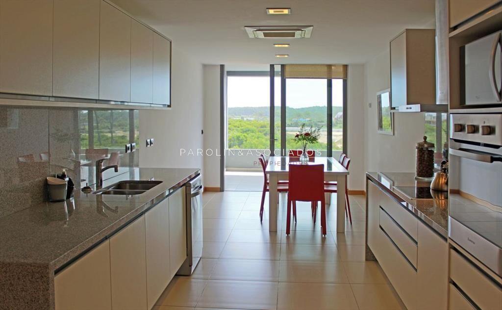 Apartamento de 3 dormitorios en venta en Tiburón