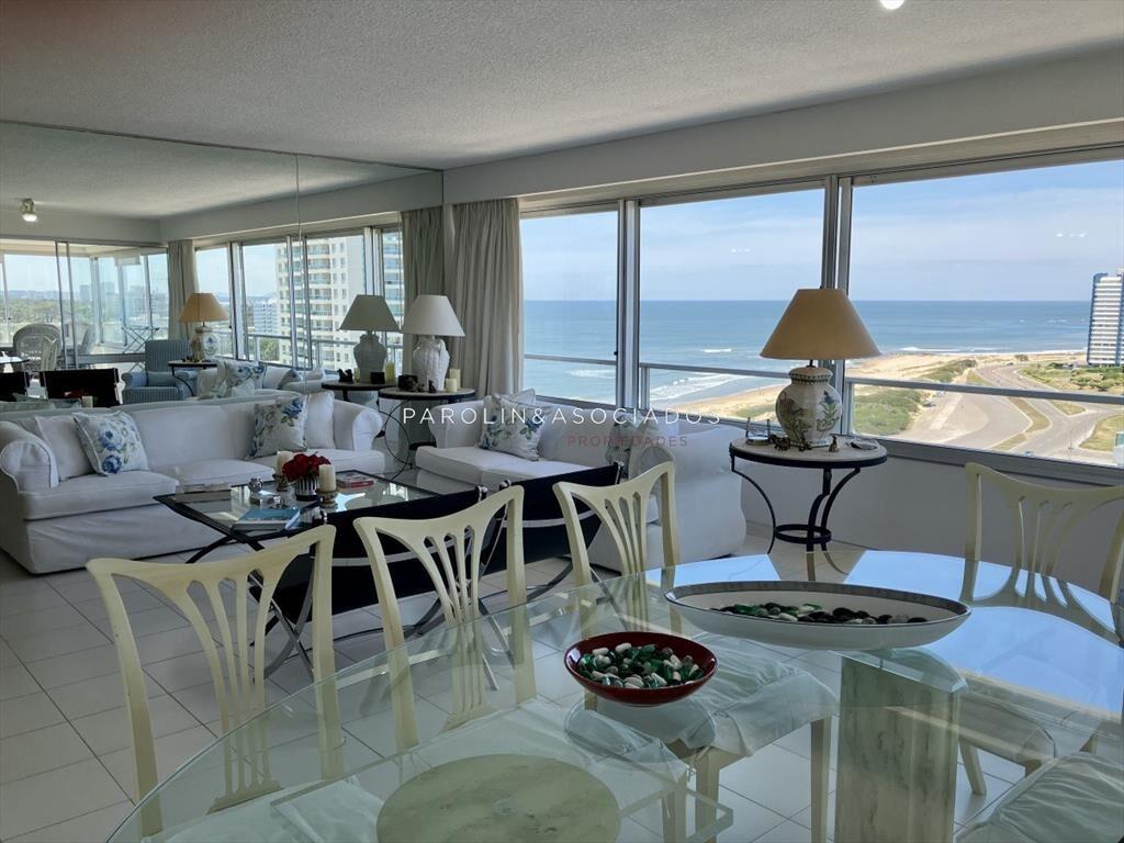 Apartamento en venta de 3 dormitorios en Edificio
