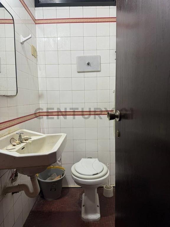 OFICINA ,VISTA  Centro, amueblada, con baño,Kitchenette