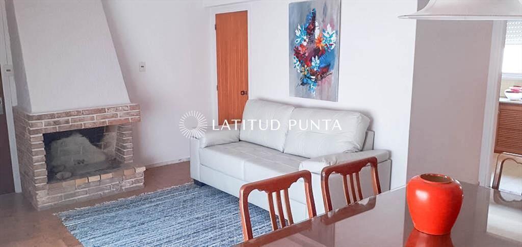 Piriapolis, apartamento de dos dormitorios a 100