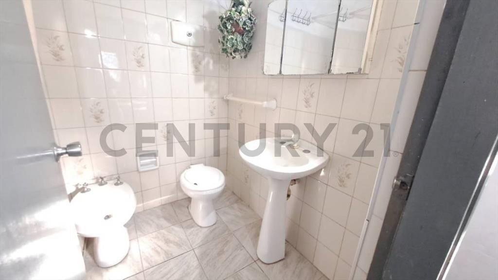 Venta|Casa prox Shopp y Centro|2dormitorios|cochera|parri...
