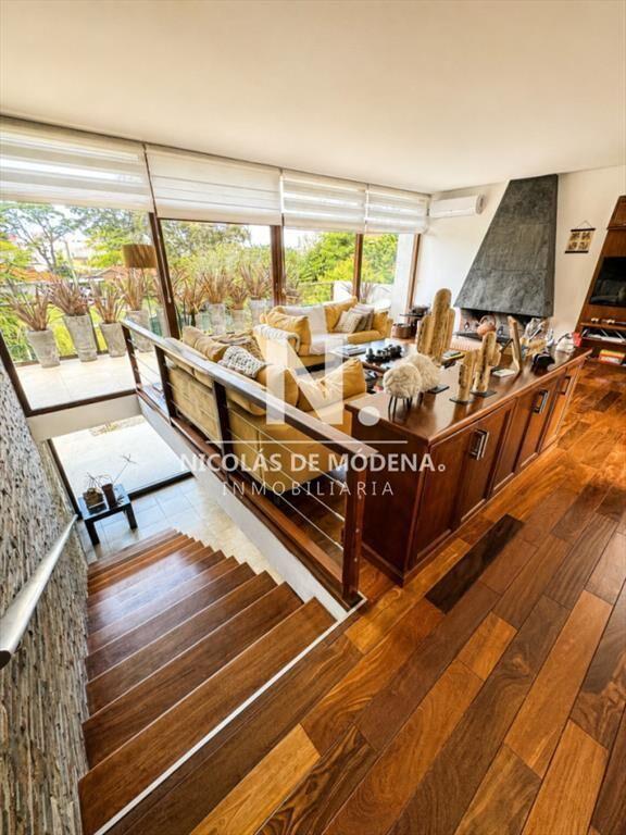 En venta chalet de 4 dormitorios en Playa Mansa,