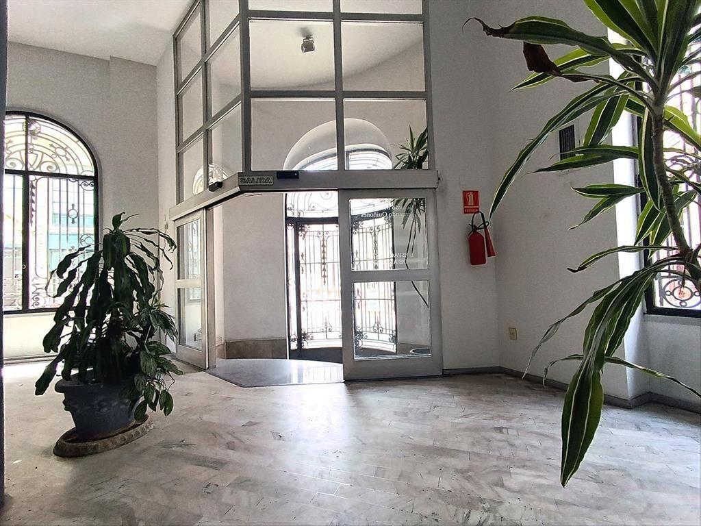 Alquiler Oficina Ciudad Vieja / Zabala y 25 de Mayo