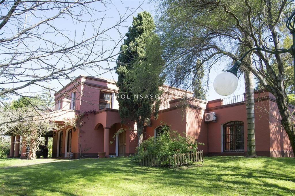 Casa de gran tamaÃ±o ubicada en zona