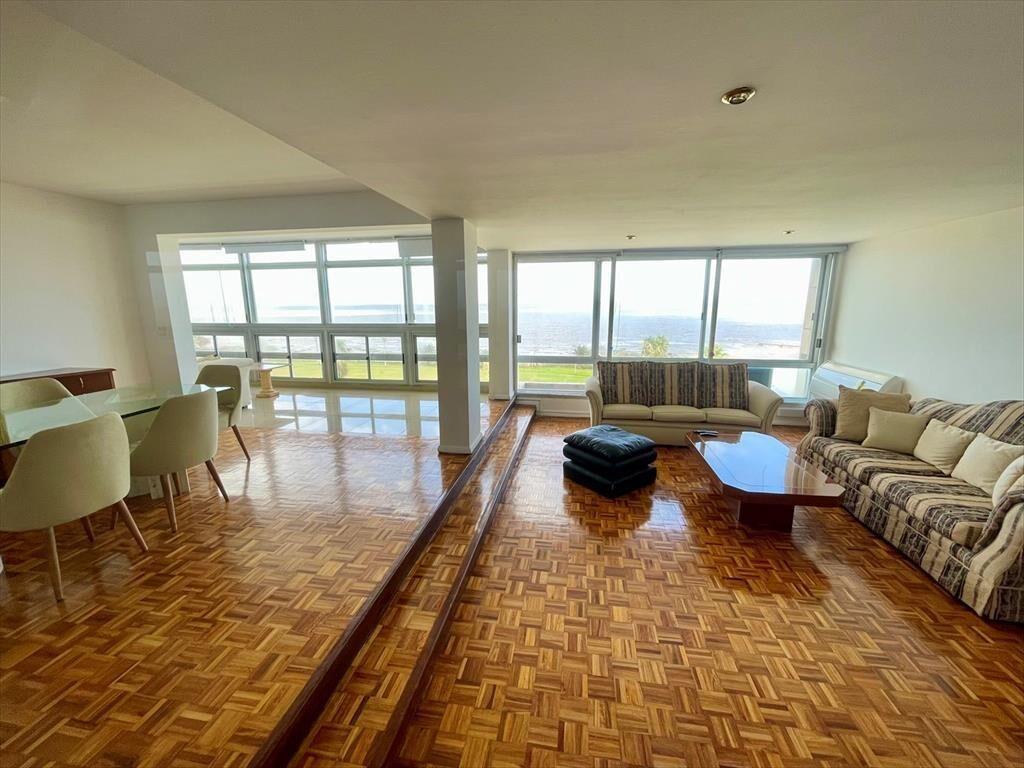 Venta Apartamento 3 dormitorios 2 garages Rambla Punta Car