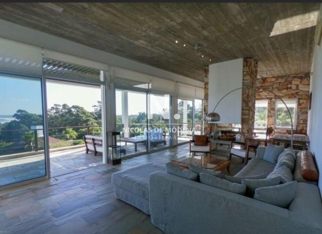 Casa en venta, hermosa vista.