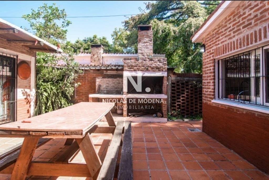 OPORTUNIDAD! Casa en Venta de 4 dormitorios en