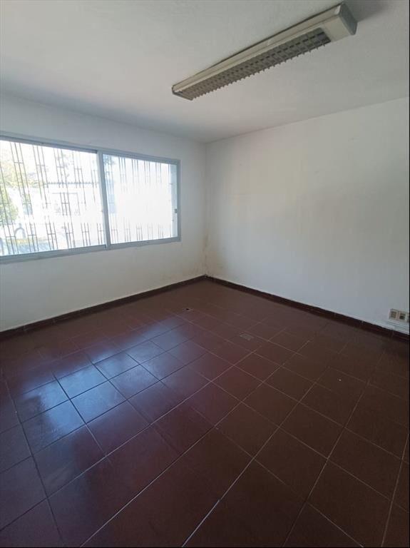 ALQUILER Locales 800m2 en Jacinto Vera