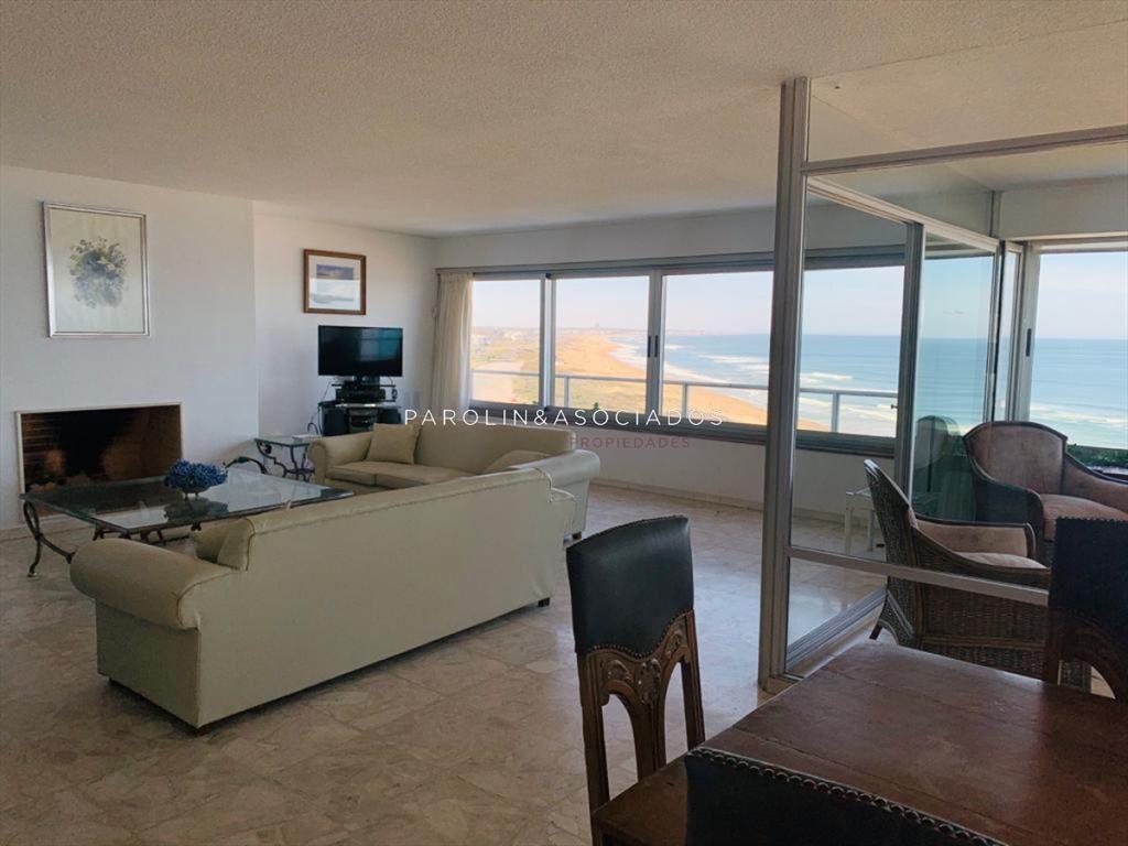 Apartamento en venta de 3 dormitorios en Torre
