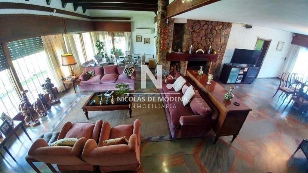 Casa en venta Playa Mansa 5 dormitorios