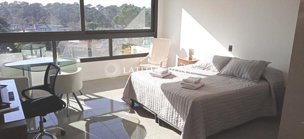 Mono ambiente en Roosevelt