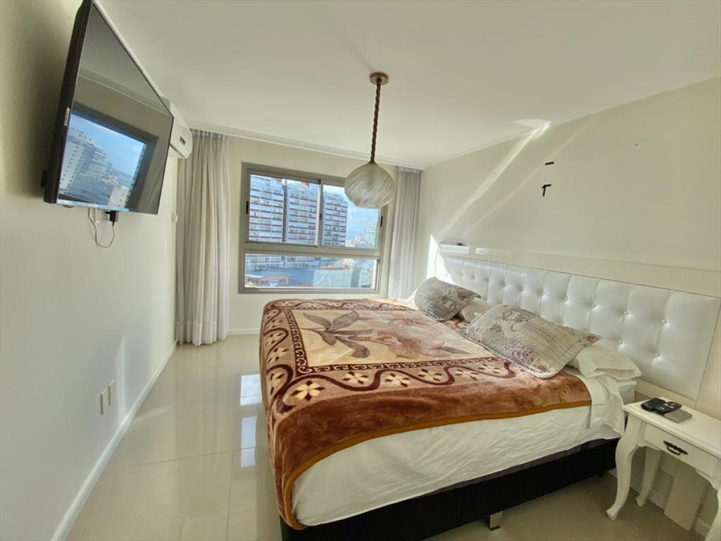 ALQUILER TEMPORARIO DE APARTAMENTO DE 2 EN PUNTA
