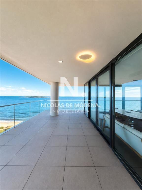Departamento exclusivo en venta, primera linea de