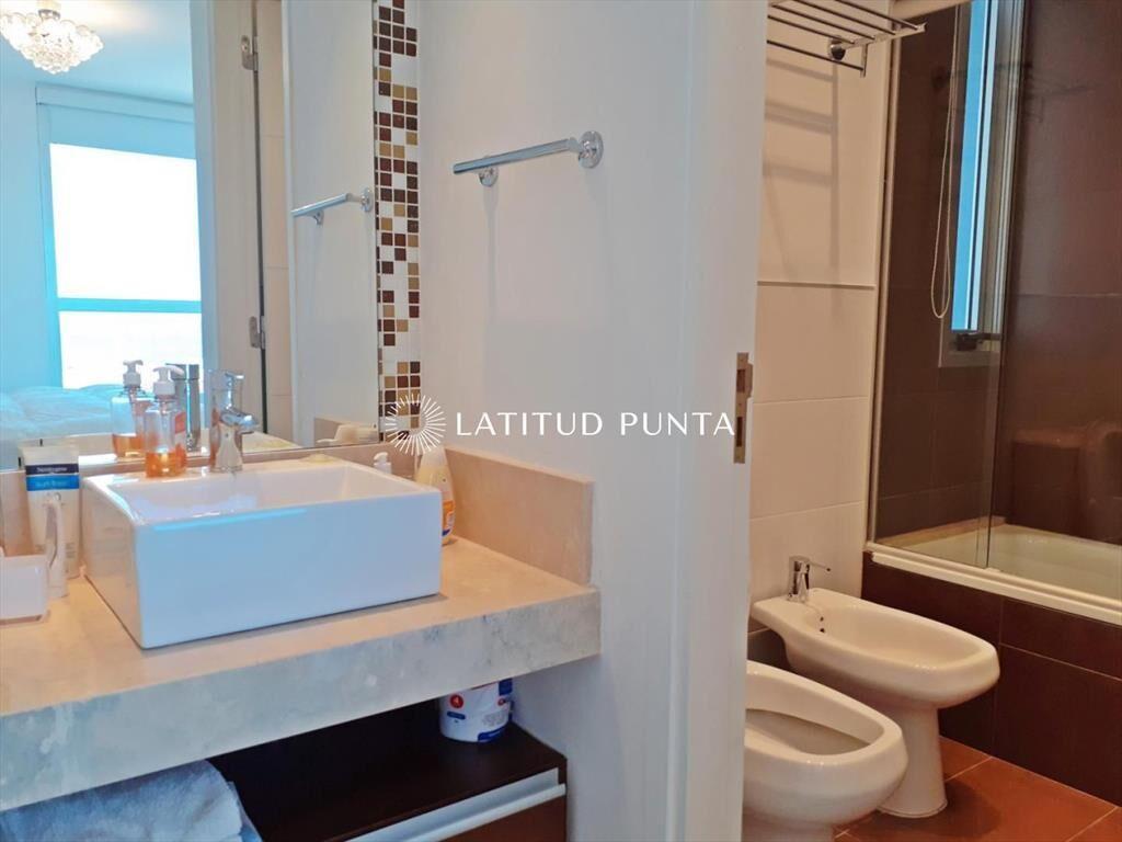 Apartamento de 3 dormitorios en Av Chiverta