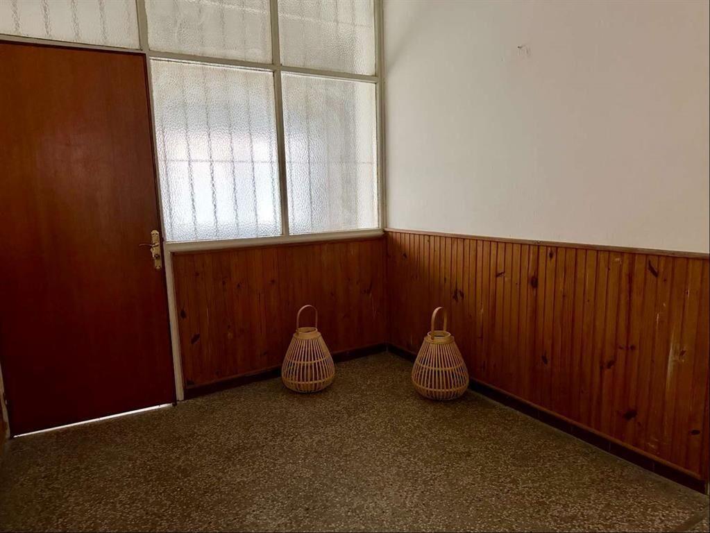 Venta casa 2 dormitorios más servicio, escritorio, garaje p