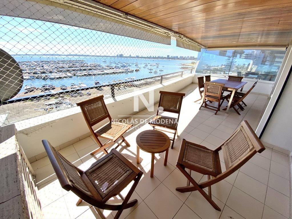 Apartamento en Venta de 3 dormitorios en el , del