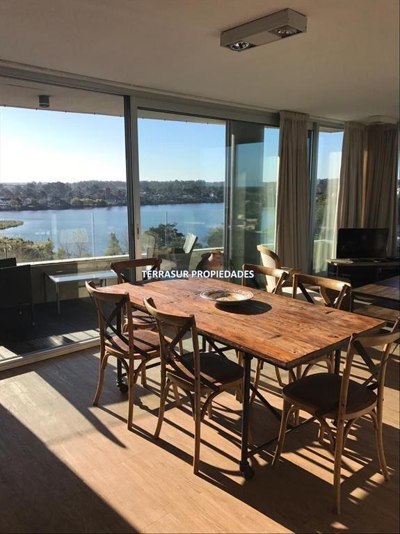 Venta con muebles apartamento de dos dormitorios/ 2 unidad