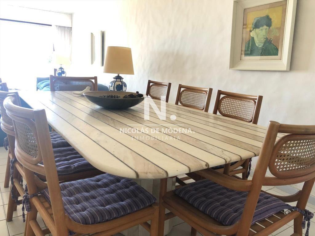 Hermoso departamento en venta frente al mar.