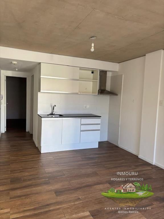 Alquiler de Hermoso Apto en Pocitos de 1 Dormitorio con Gar