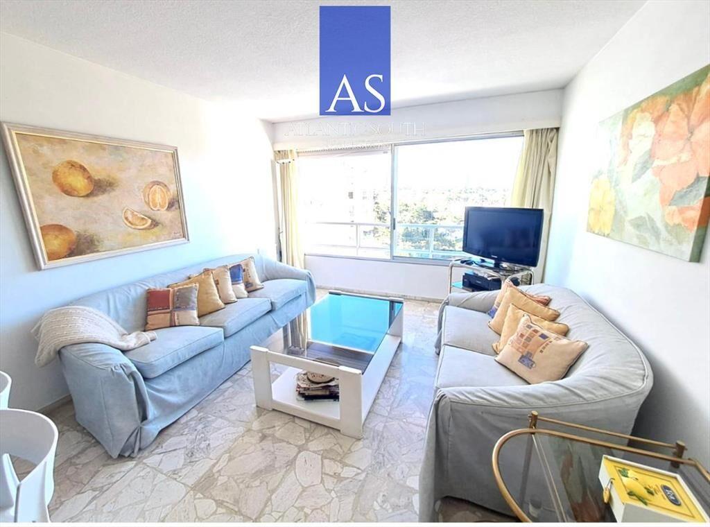 Apartamento 2 dormitorios y medio primera línea