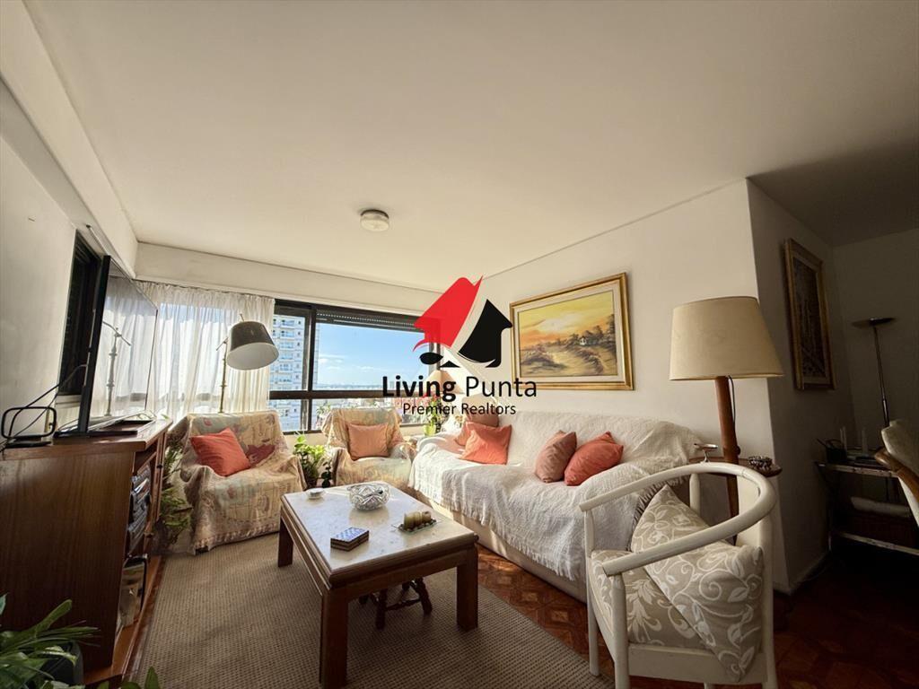 Venta Amplio Apartamento en Torre Amalfi Playa