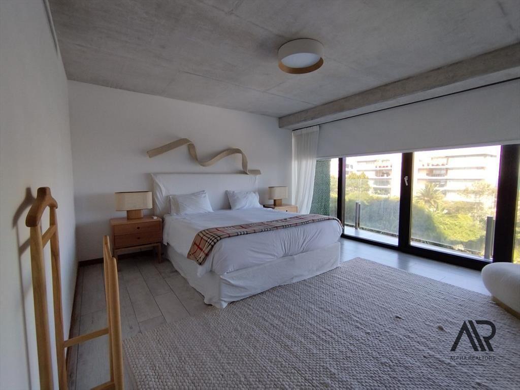 Apartamento De 2 Dormitorios + Den, Próximo Desembocadur...