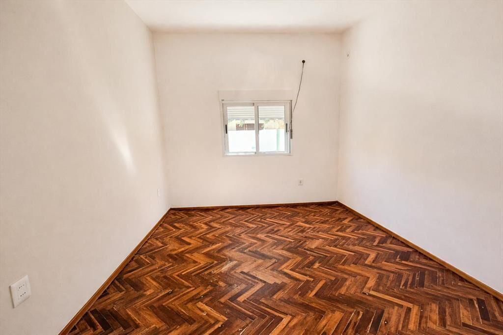 Venta apartamento de 1 dormitorio, planta baja- Carrasco No