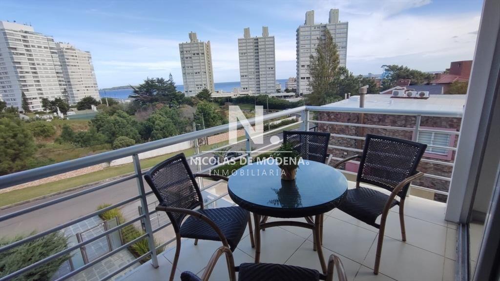 Magnifico apartamento en venta, de 3 dormitorios,