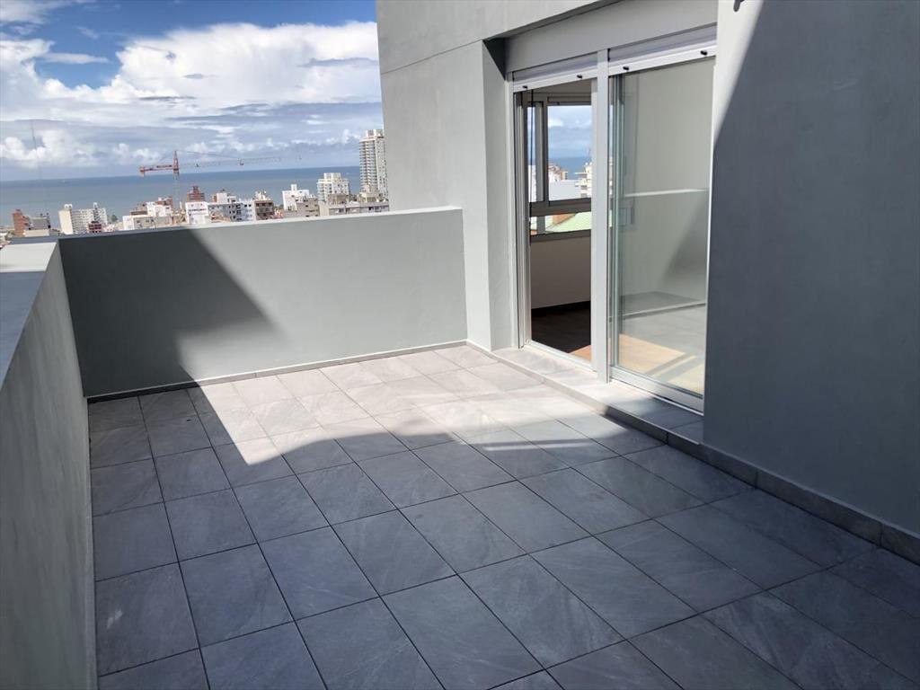 Venta Apartamento Centro Montevideo 1 Dorm Terraza con Rent