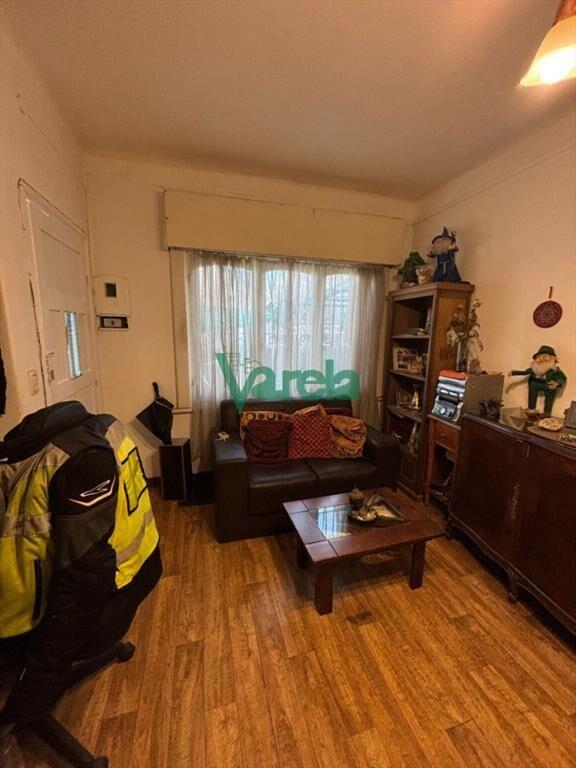 Venta de Casa de dos dormitorios con cochera y patio en Jac