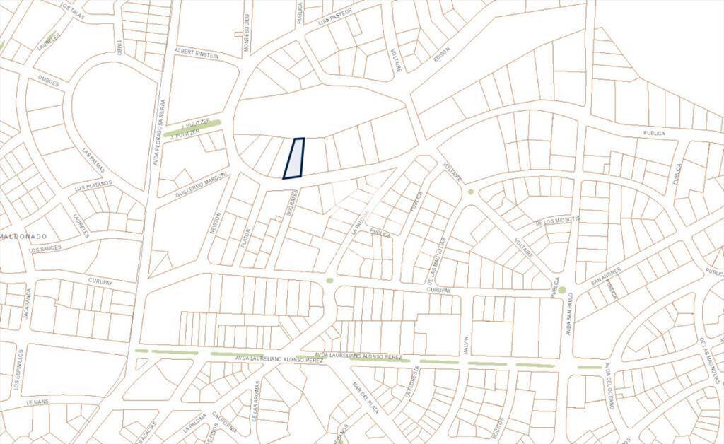 Terreno de gran superficie en zona habitada todo