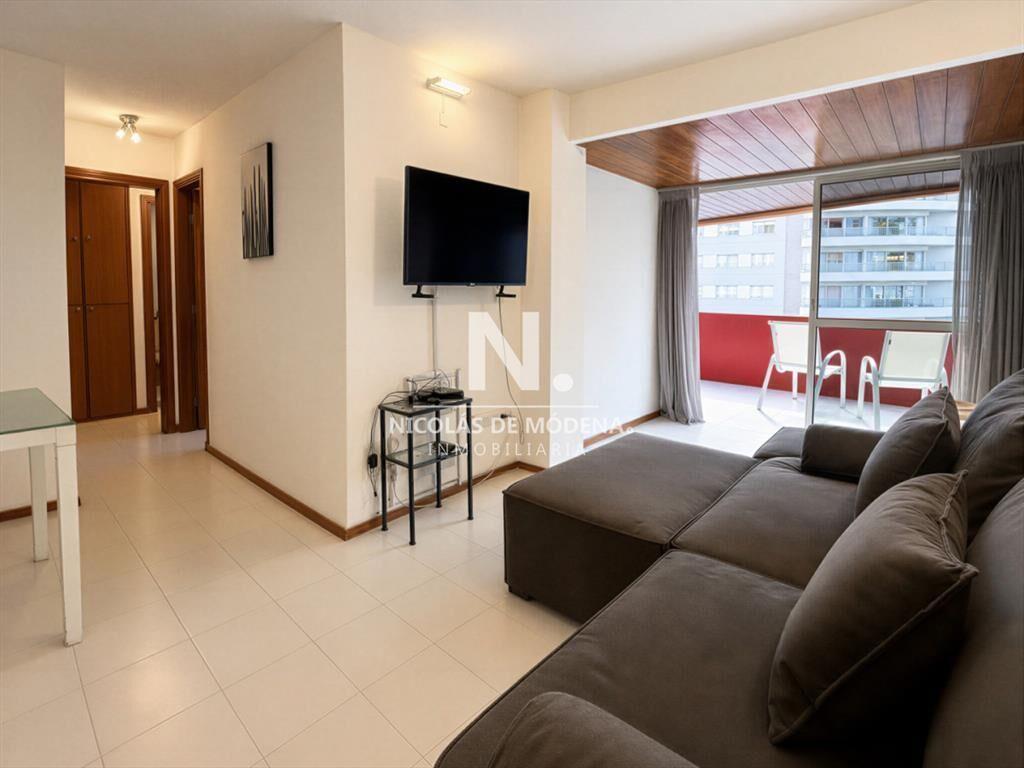 Apartamento de 2 dormitorios en venta y alquiler