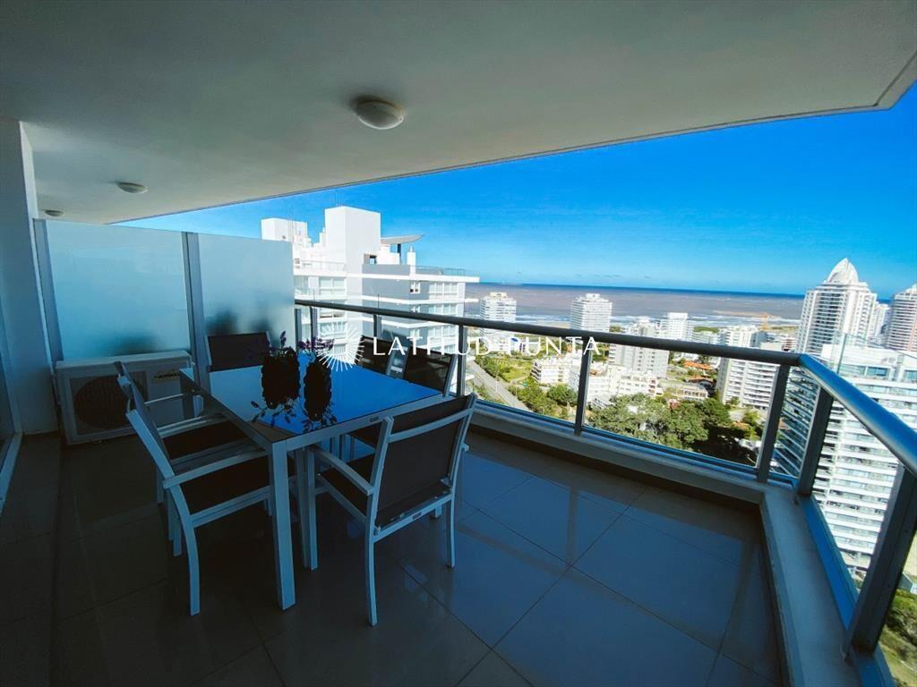 Apartamento de 3 dormitorios, en alquiler de 2024