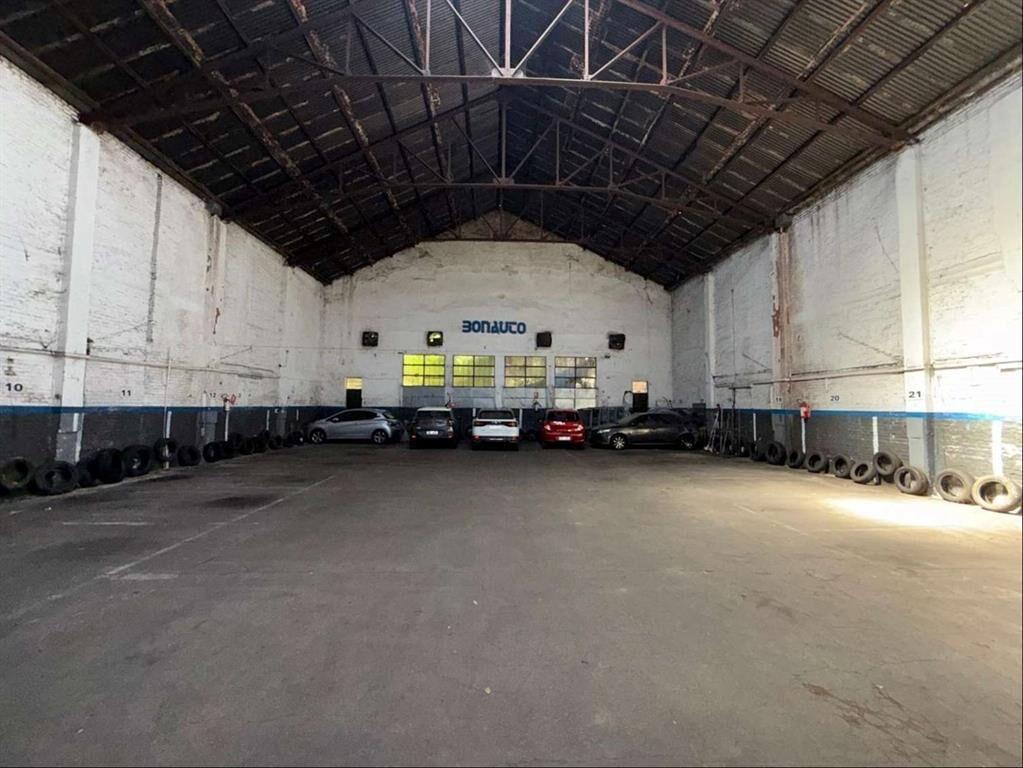 ALQUILER Local Comercial 950m2 sobre Av. Garibaldi en Goes