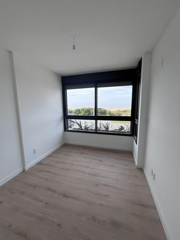 APARTAMENTO A ESTRENAR SOBRE RAMBLA COSTANERA