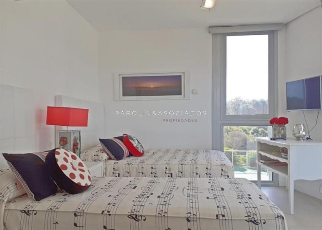 Apartamento en venta de 3 dormitorios + en Le del