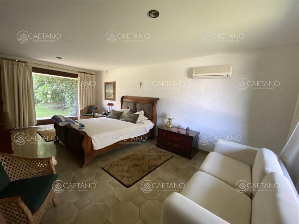 Casa en Brava 5 dormitorios + dependencia piscina