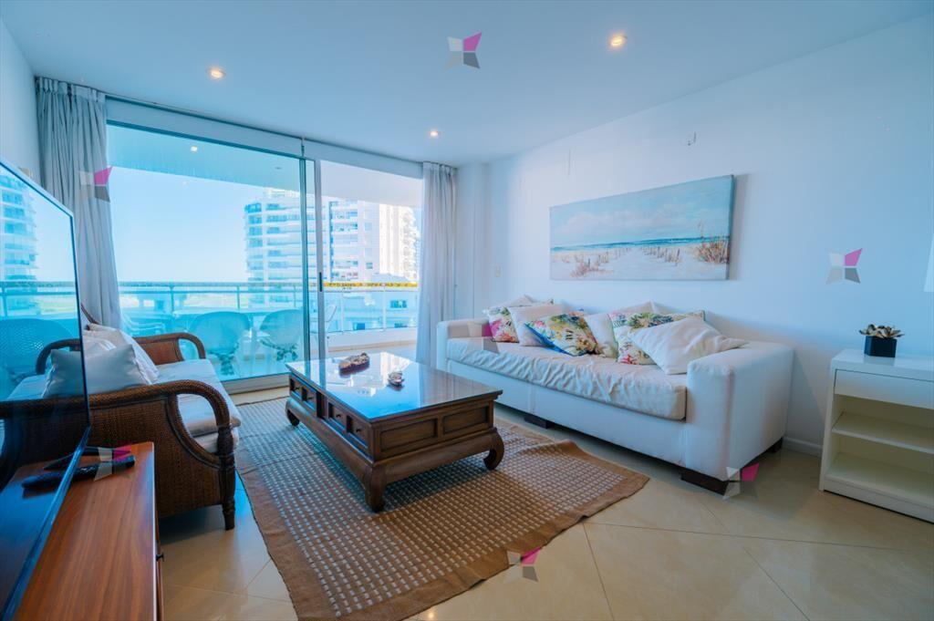 VENTA DE APARTAMENTO DE 3 DORMITORIOS Y SERVICIO