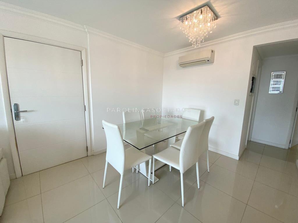 Apartamento en venta con 2 suites en Casino Punta