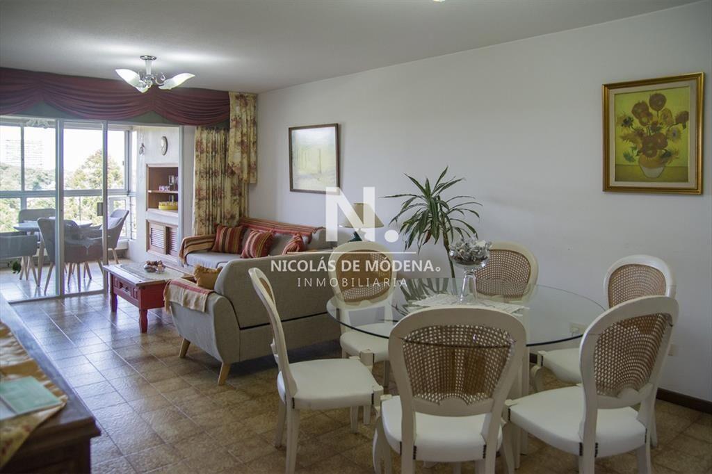 Se vende apto de 2 dormitorios en Roosevelt, del