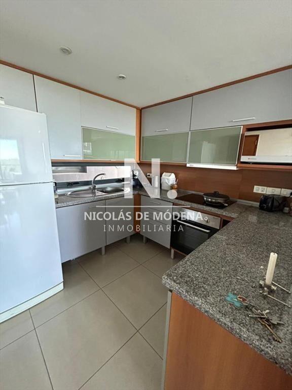 Venta apto 2 dor, 3 baños. Edificio con