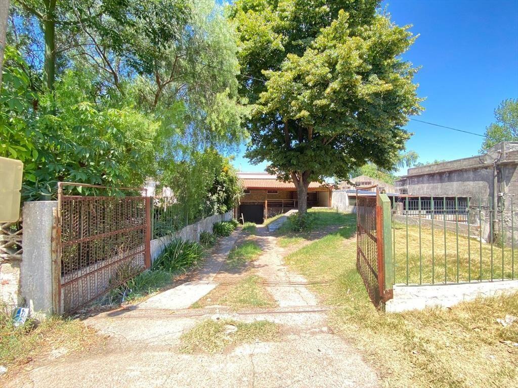 VENTA CASA 2 DORMITORIO GRAN GARAJE. LA TEJA