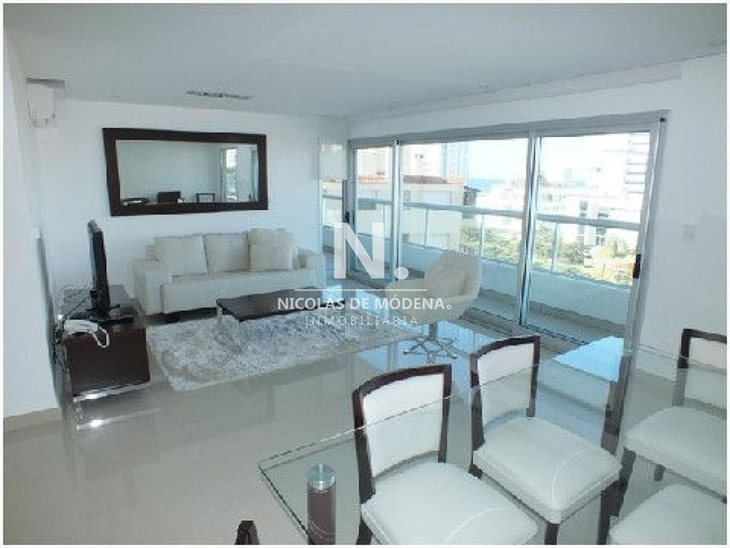 Venta Apartamento de 3 dormitorios en zona Brava,