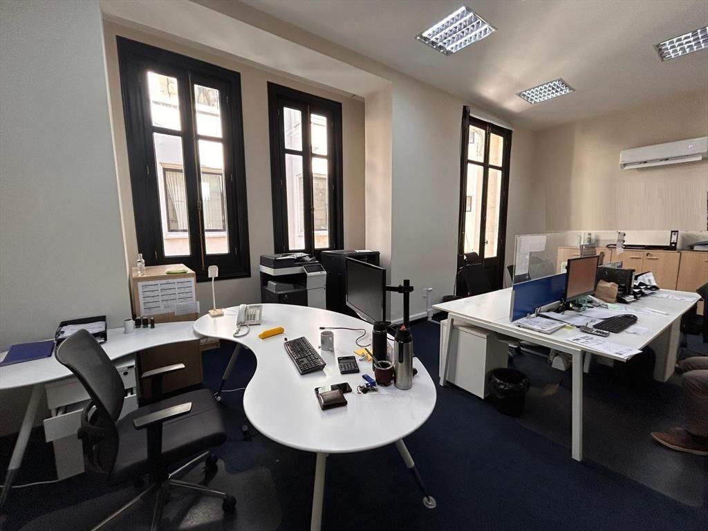 Oficina, Sarandi y Bartolomé Mitre, 400 m2, pronta para ent