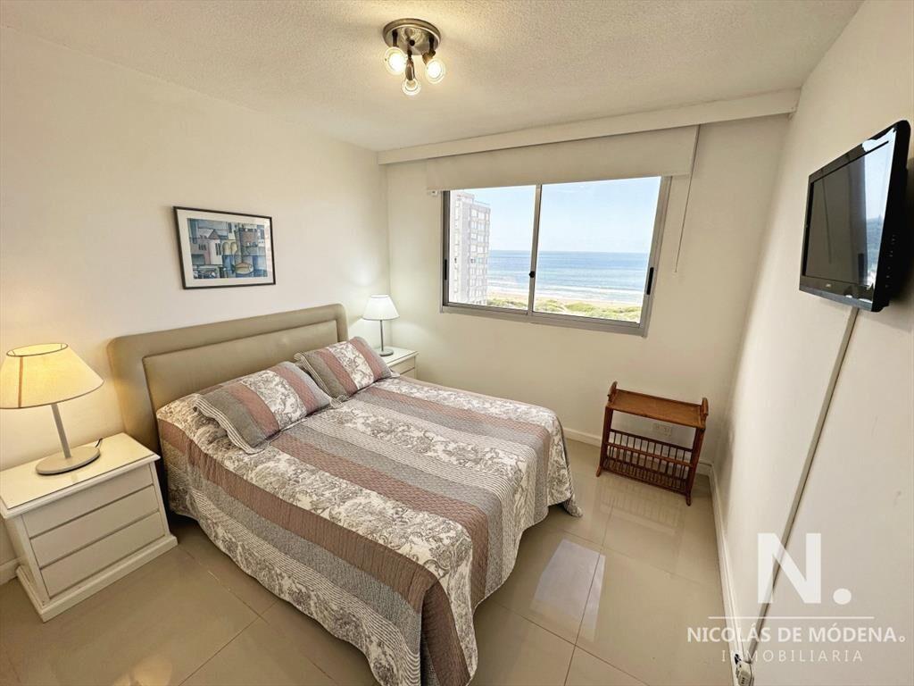Apartamento con vista a Playa Brava y Playa Mansa, 2 dormit